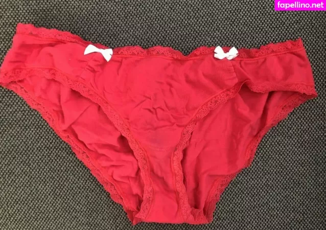 Kiaraskyefree OnlyFans Thumbnail #BGdRWdhDUA