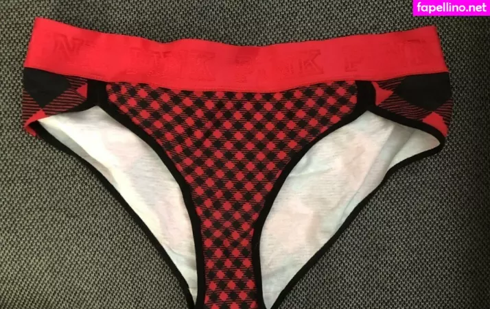 Kiaraskyefree OnlyFans Thumbnail #b6Dn2A2dby