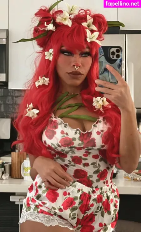 Kieraplease OnlyFans Thumbnail #xMASZdzwKV