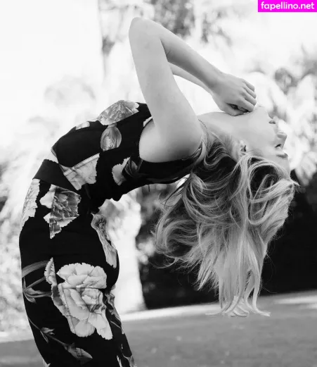 Kiernan Shipka OnlyFans Thumbnail #PIhLgrWlOz