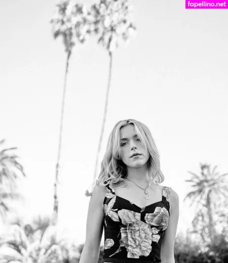 Kiernan Shipka OnlyFans Thumbnail #u6yRu5DfX3