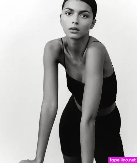 Kika Gomes OnlyFans Thumbnail #5XMDaQUnhU