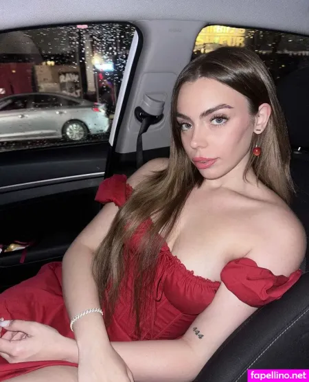 Kiki Morand 1 OnlyFans Thumbnail #3rnyiV42YE