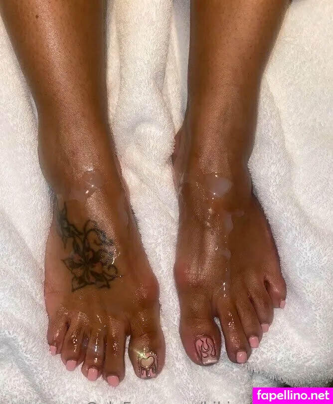 kikirosesoles, kikis_natural_sole Nude Leaked OnlyFans Photo #PLlI38lv1L