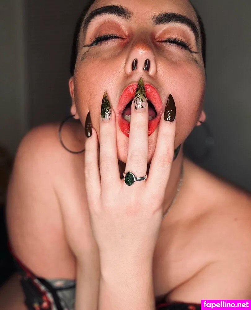 kikiwflower, kikiwhoreflower_ Nude Leaked OnlyFans Photo #lxd9GamyHB