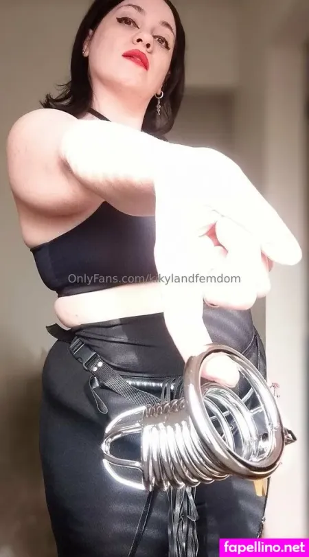 Kikylandfemdom OnlyFans Thumbnail #LTuBWPnMvk