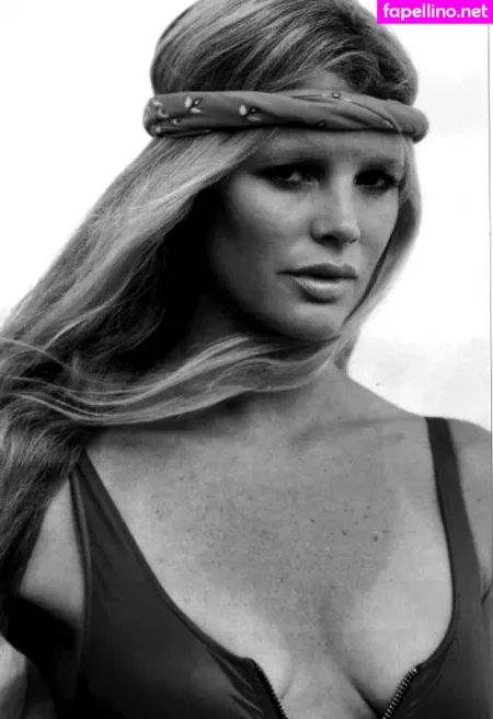 Kim Basinger OnlyFans Thumbnail #HwjqGCyoYD