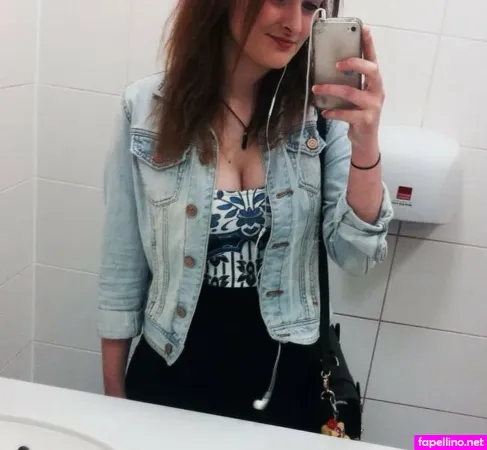 Kim Centamore OnlyFans Thumbnail #2uFLISSWHl