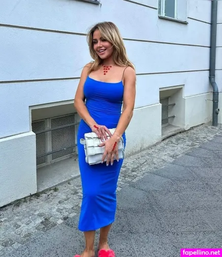 Kim Gloss OnlyFans Thumbnail #QypdYAnVDz