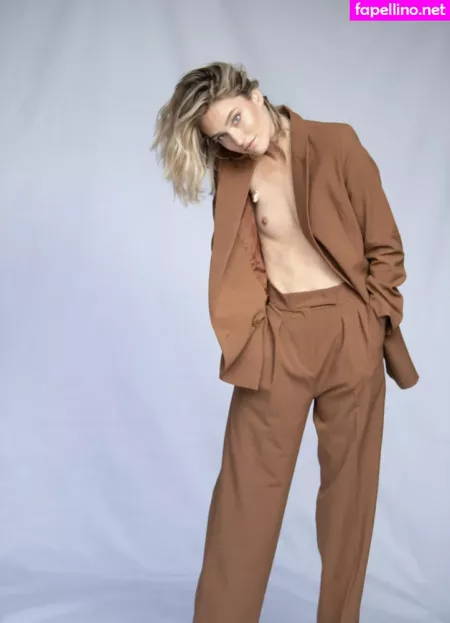 Kim Hnizdo OnlyFans Thumbnail #RWAVdvUYiO