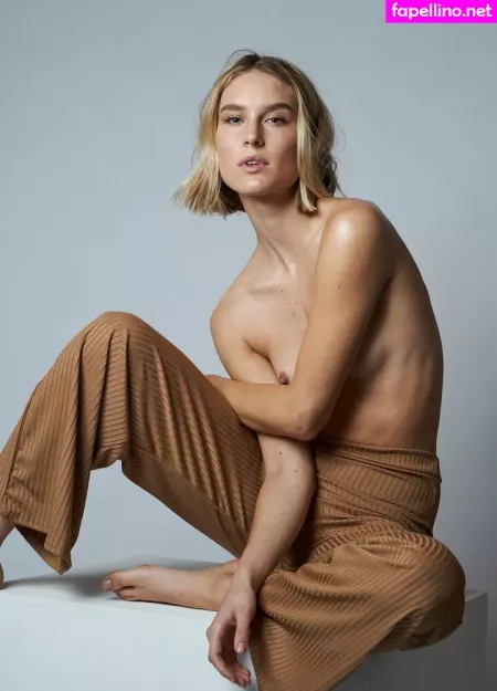 Kim Hnizdo OnlyFans Thumbnail #oaatZaVG3i