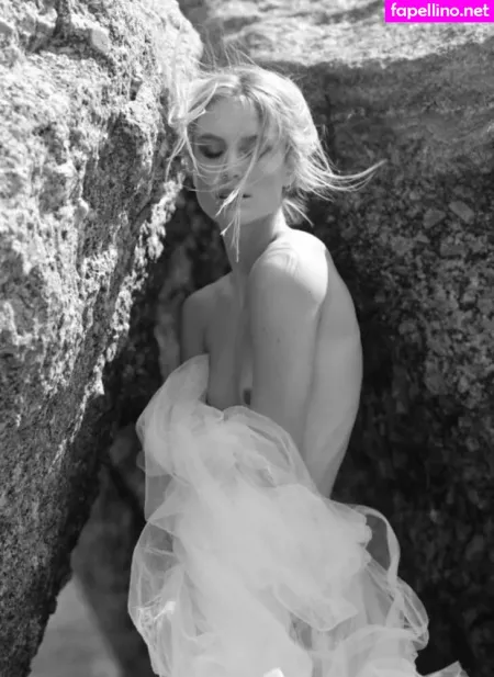 Kim Hnizdo OnlyFans Thumbnail #ylff70uOuf