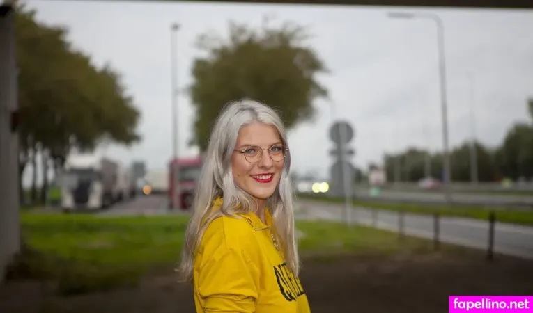 Kim Holland OnlyFans Thumbnail #DR39zD56T0