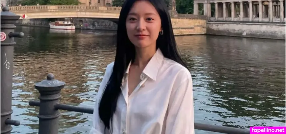Kim Ji Won Main Profile Photo