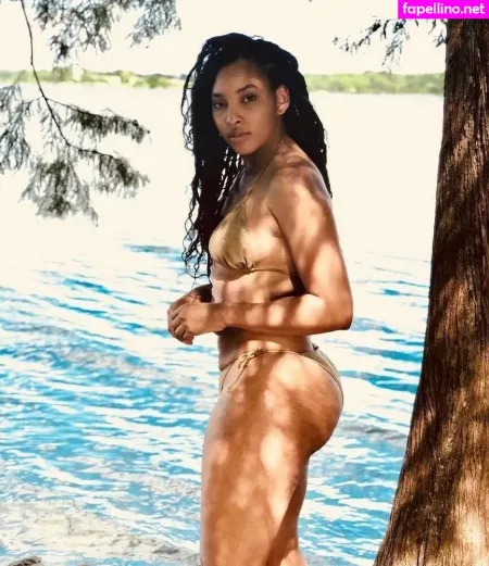 Kim Jones OnlyFans Thumbnail #Snk8K8I6Fy