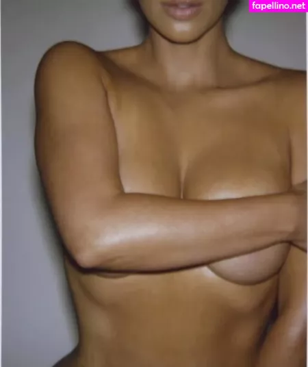 Kim Kardashian OnlyFans Thumbnail #b4MCD93K3D