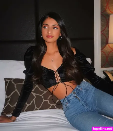 Kim Kaur Mann OnlyFans Thumbnail #X9iRWizY47