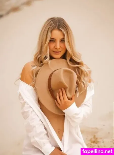 Kimberly Clark OnlyFans Thumbnail #O2mtm6A7WV