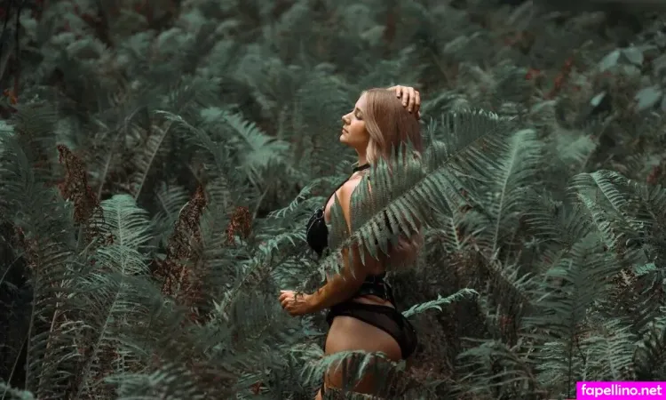 Kimberly Clark OnlyFans Thumbnail #SysGoR8xgc