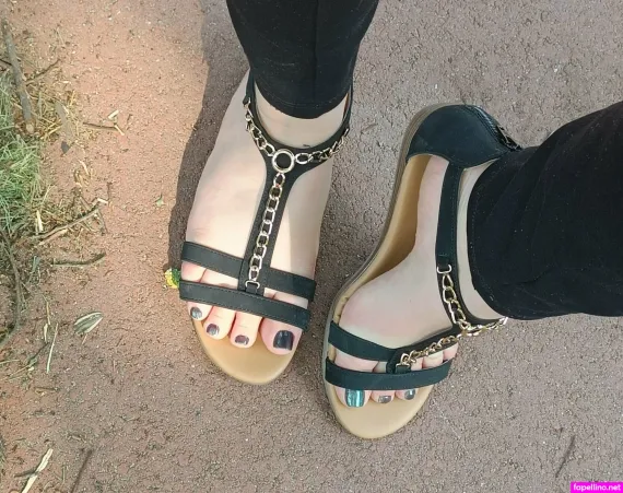 Kimberly Feetfieuw23 OnlyFans Thumbnail #KKcHORCPTl