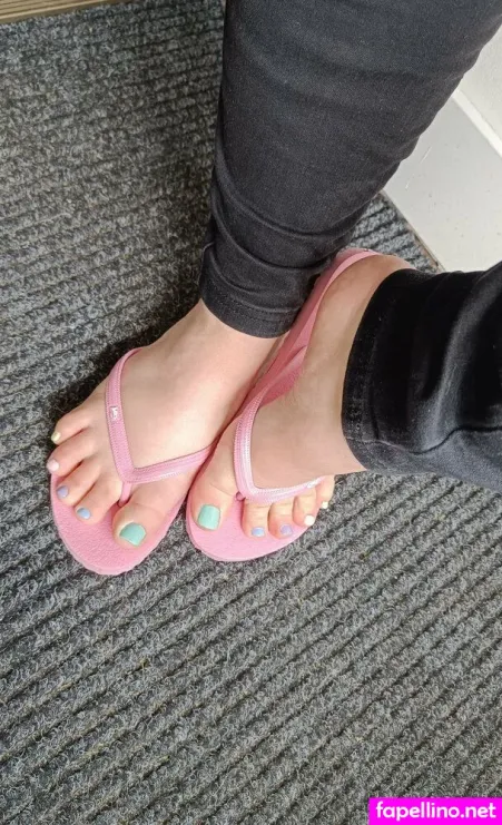 Kimberly Feetfieuw23 OnlyFans Thumbnail #gclzFcGwRX