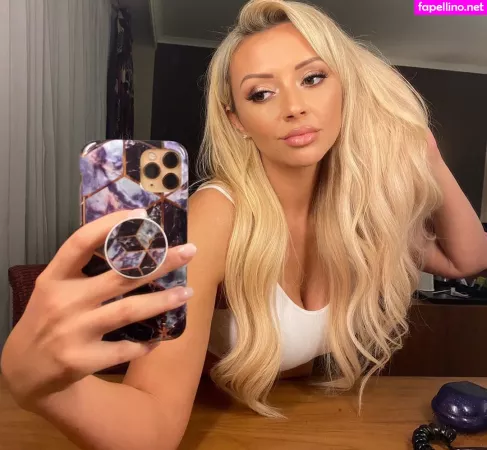 Kimberly Hart Simpson OnlyFans Thumbnail #y5HsHYjRau