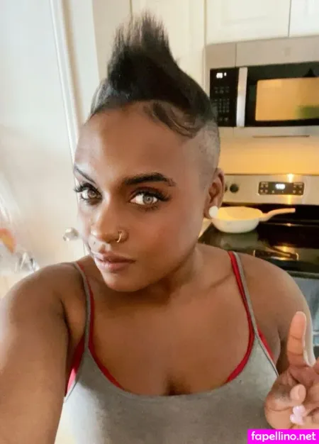 Kimcarter300 OnlyFans Thumbnail #k3tRI9HvYz