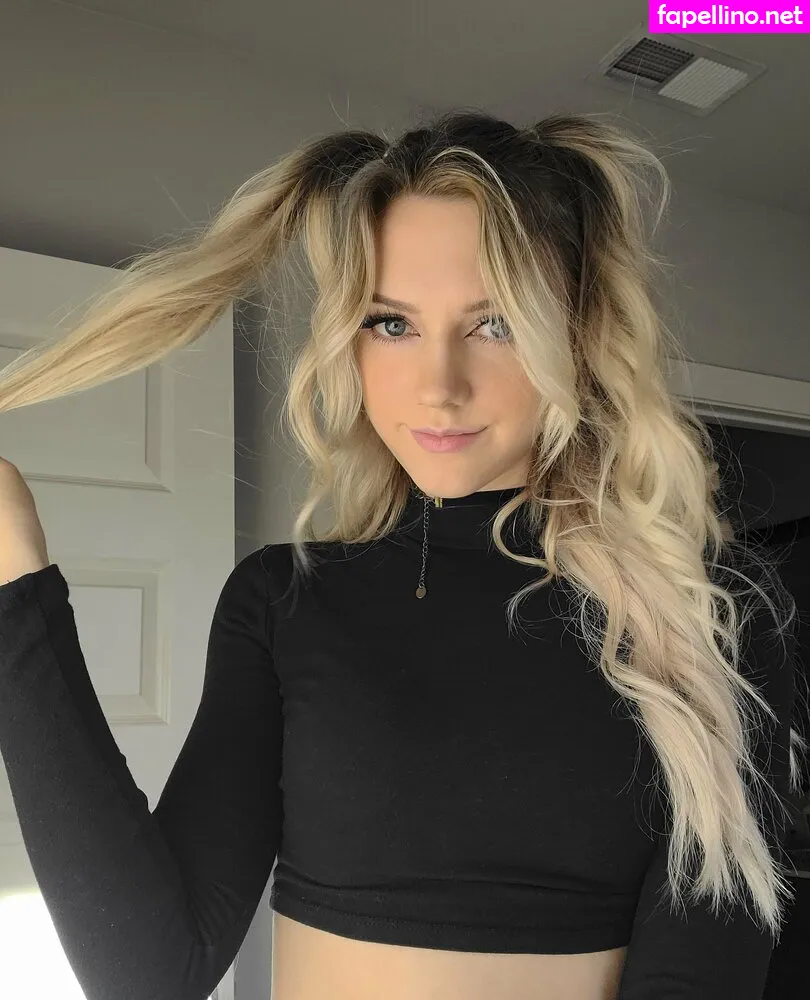 kimcella, kimmeetv, kimmeex, klmmee Nude Leaked OnlyFans Photo #U7DLt2MQ71