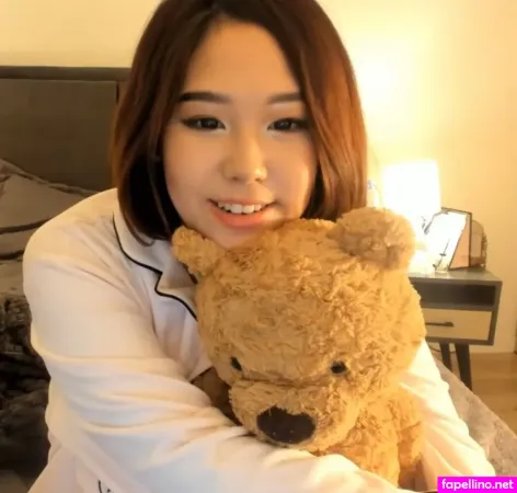 Kimi Kay OnlyFans Thumbnail #qVNS005BIW