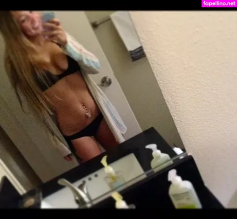 Kimi Mcfarland OnlyFans Thumbnail #pV2YxC5Uva