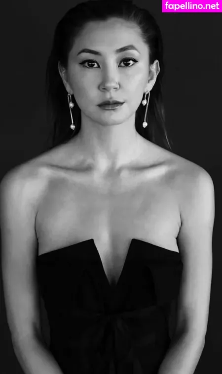 Kimiko Glenn OnlyFans Thumbnail #8EKxAJoiak
