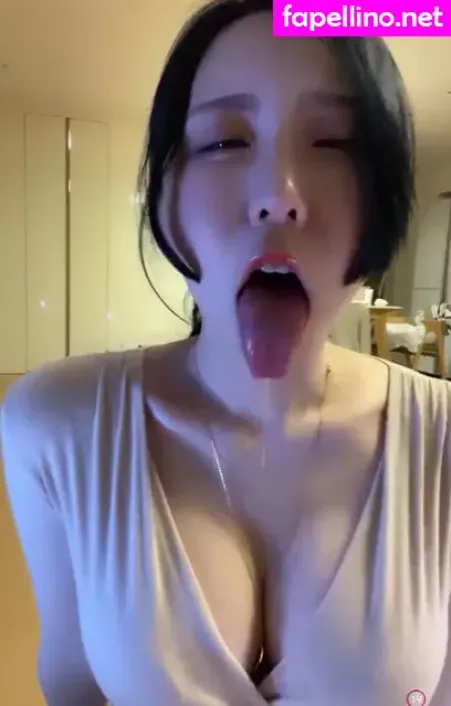 Kimjeewoo529 OnlyFans Thumbnail #XzJ5Zo2atQ