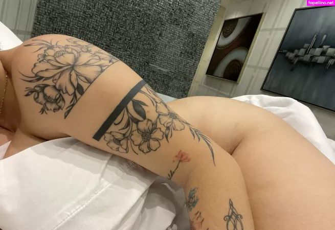 Kimvelezoficial OnlyFans Thumbnail #6izfz2mVX4