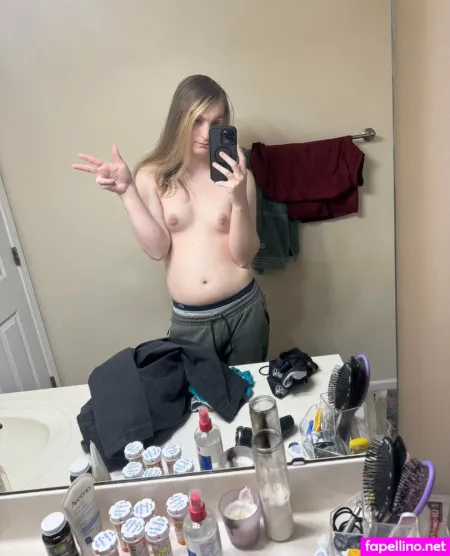 Kinarofficial OnlyFans Thumbnail #0HYZQ8x2zW