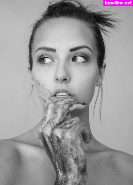 Kinga Chorostowska OnlyFans Thumbnail #S4geHguvWz