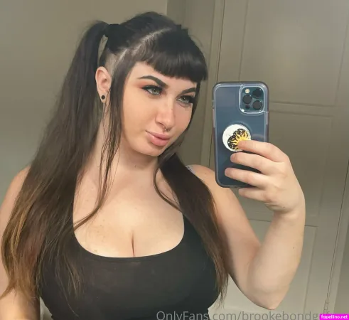 Kingofthehoes OnlyFans Thumbnail #emP97rzKxD