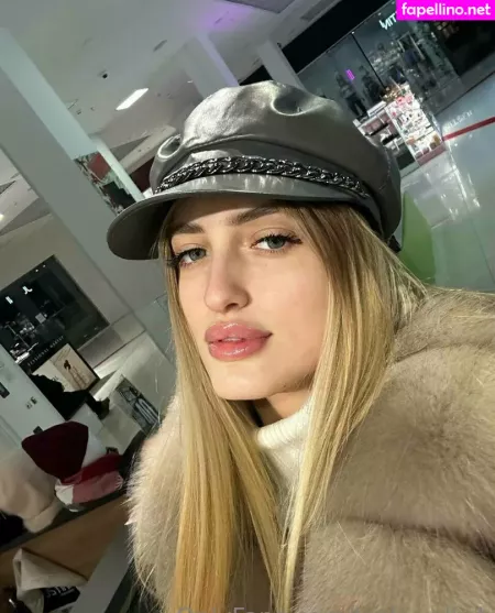 Kinky Ella1 OnlyFans Thumbnail #XJsC0Ve9R1