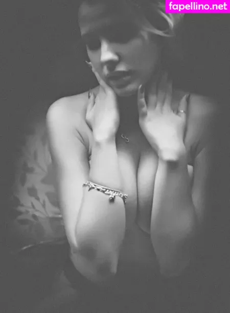 Kinky Kimmie OnlyFans Thumbnail #FP5dPbnzE1