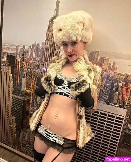 Kinky Lady Amsterdam OnlyFans Thumbnail #qkE9N1lhGS