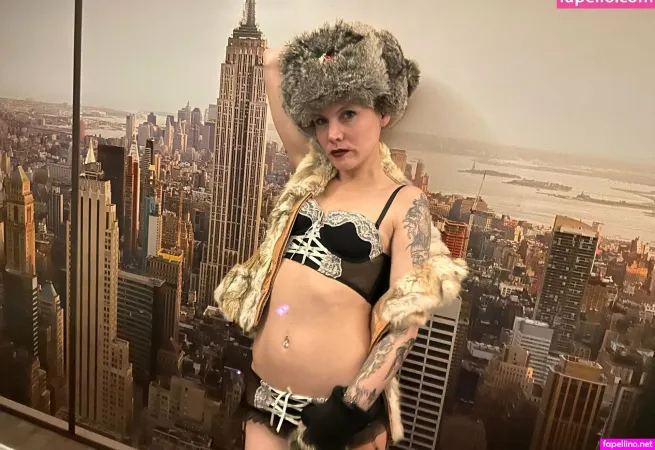 Kinky Lady Amsterdam OnlyFans Thumbnail #vAxYocz6We