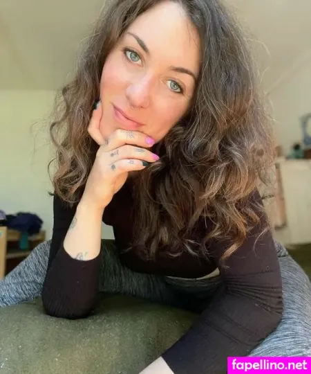 Kinky Mandi OnlyFans Thumbnail #0urW8CeUrA