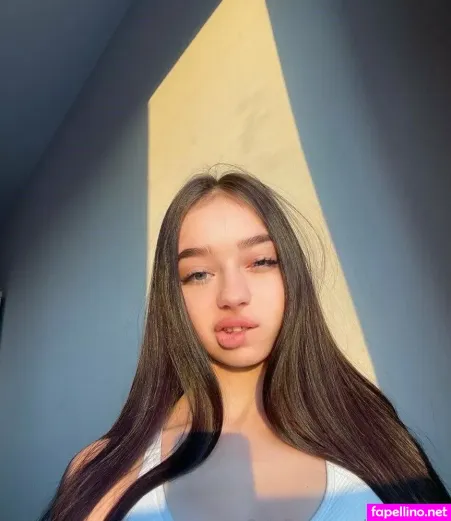 Kinky Rina OnlyFans Thumbnail #t82kosAzG8