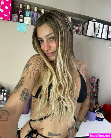 Kinky Sina OnlyFans Thumbnail #LLm8U3NWu9