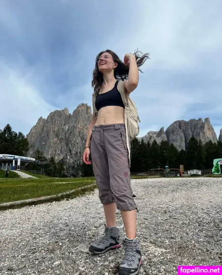 Kinkymiahere OnlyFans Thumbnail #MbXAiVaQ2C