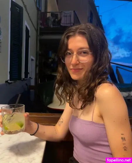 Kinkymiahere OnlyFans Thumbnail #aPD4LE0iif