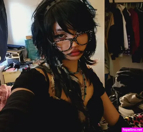 Kinsathic 4 OnlyFans Thumbnail #Bak6ILV25F