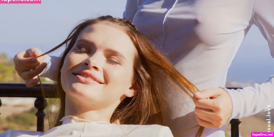 Kinsley White Main Profile Photo