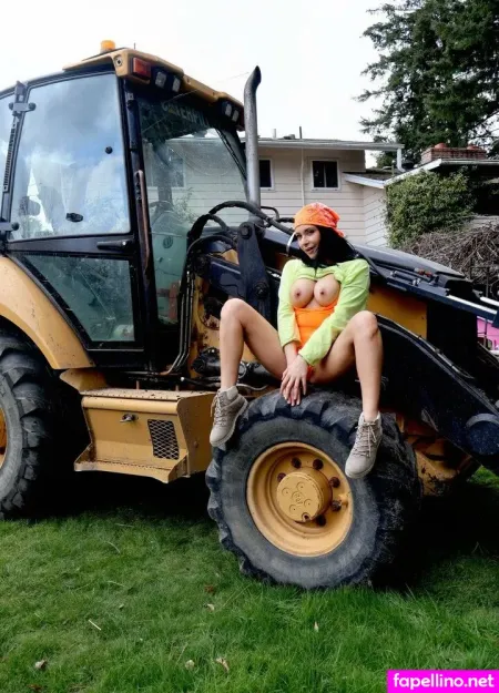 Kinzie OnlyFans Thumbnail #300pqqU6Wq