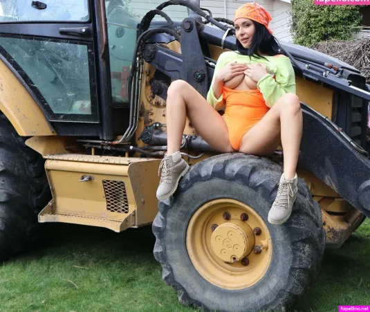 Kinzie OnlyFans Thumbnail #8tihkYHFpm