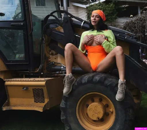 Kinzie OnlyFans Thumbnail #w6Q3zilD0b